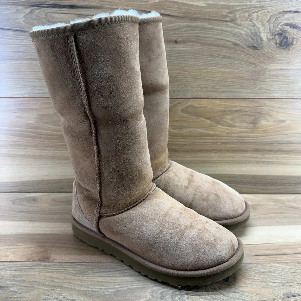 UGG Australia Classic Tall Boots Womens 8 Chestnut Suede Cozy Cottage Core Fur